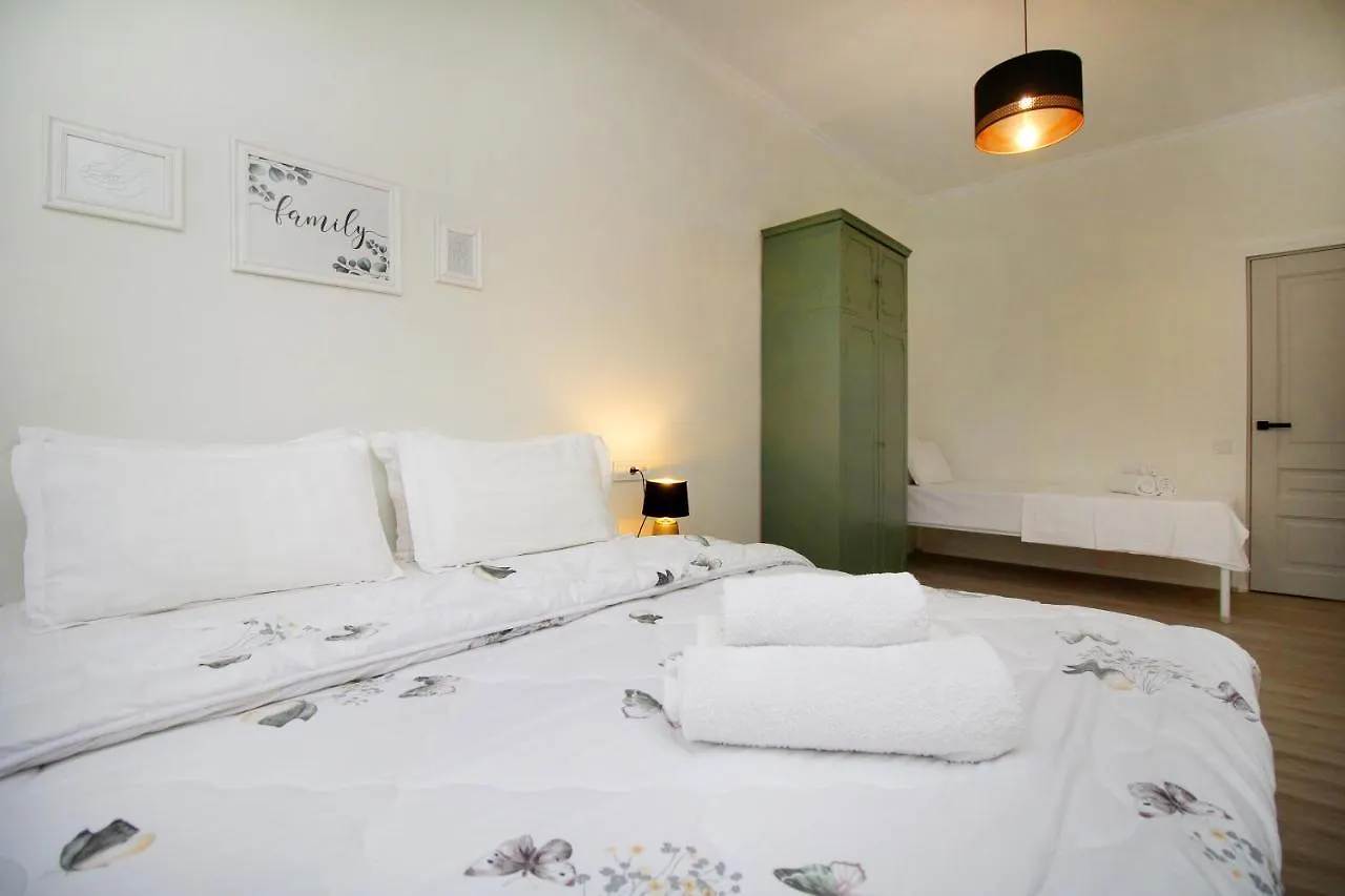 Apartment Razmestim 